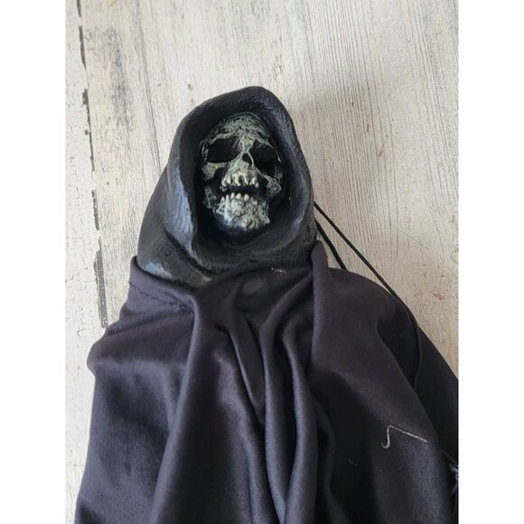 Paper magic 2002 hanging Grim Reaper skeleton Halloween prop decor - Picture 3 of 7